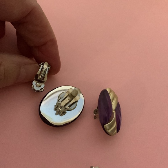 Two pairs clip on style earrings - Picture 6 of 6